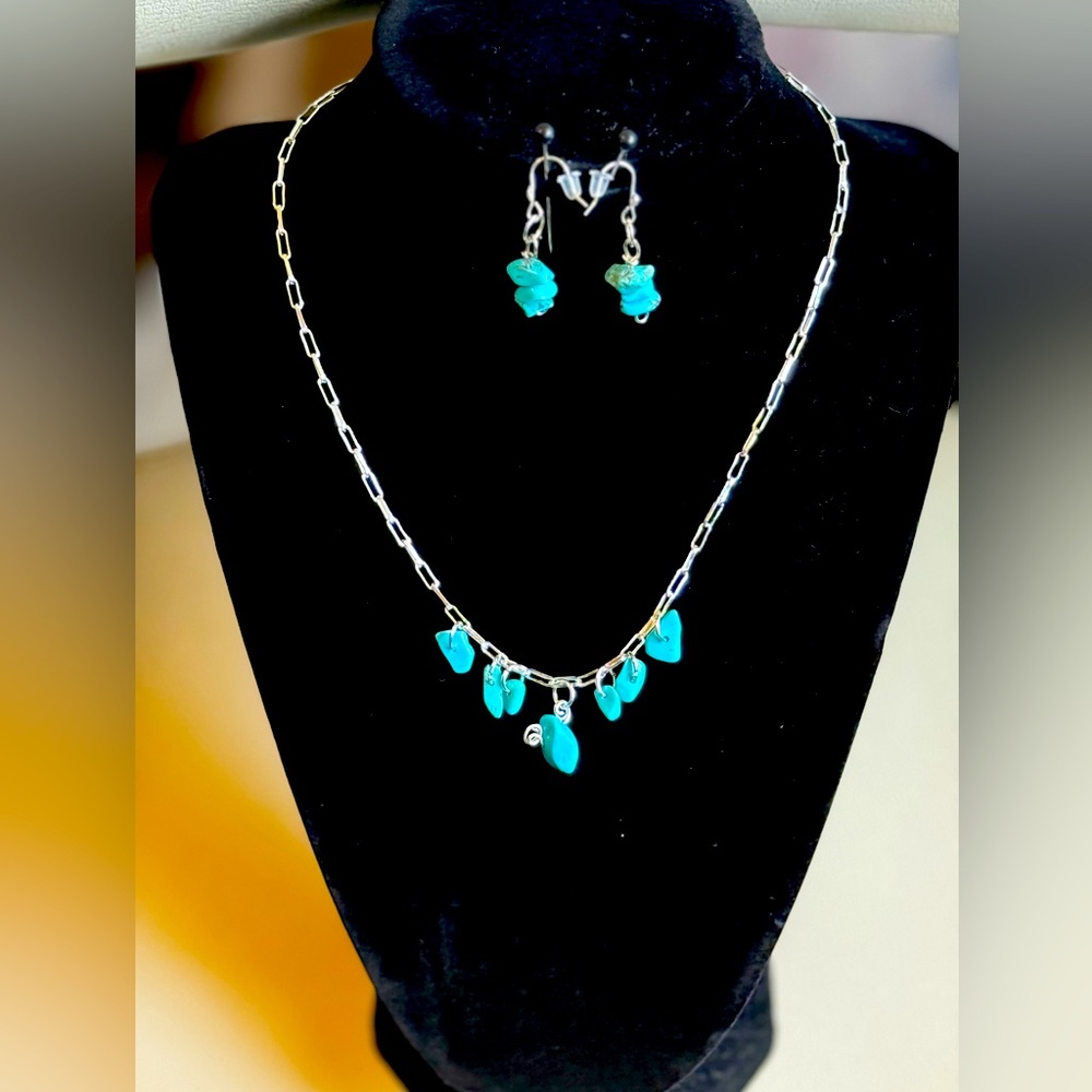 💙 TURQUOISE  and STERLING SILVER necklace and earring set PRICED TO SELL!❤️